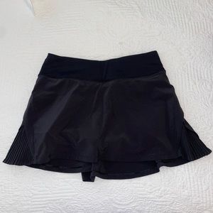 Black lululemon skirt with pleats